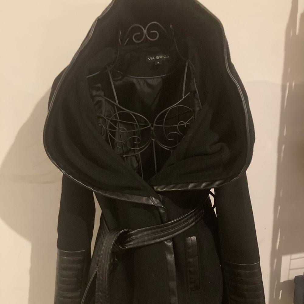 Size 8 Via Spiga Women’s Black Coat